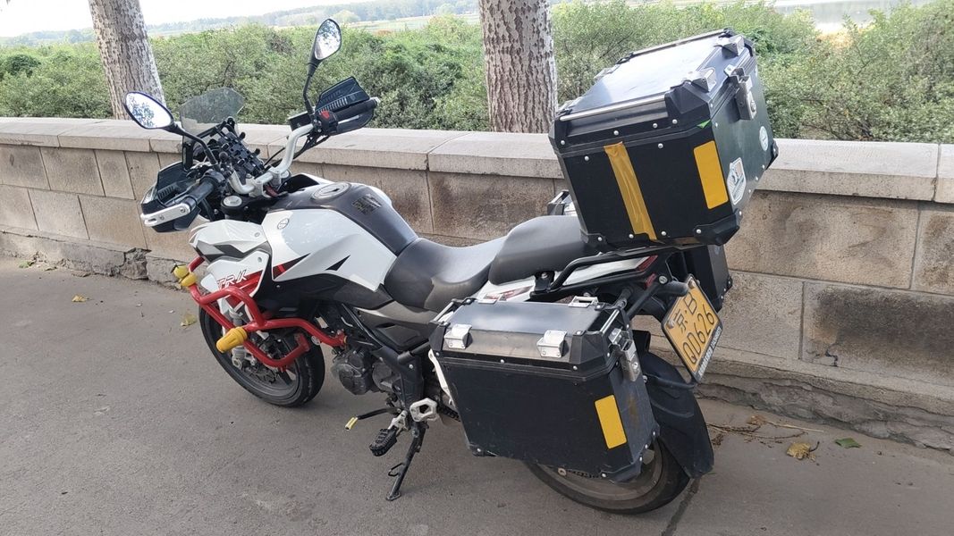 二手贝纳利金鹏 TRK251