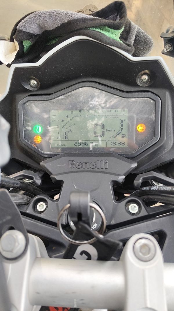二手贝纳利金鹏 TRK251