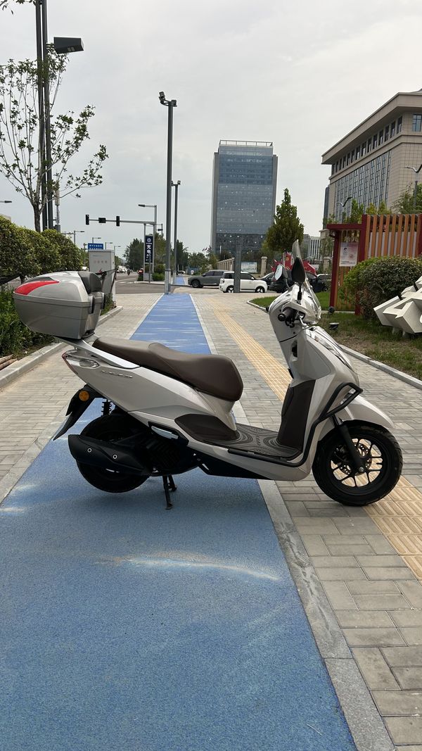 二手五羊本田Lead125