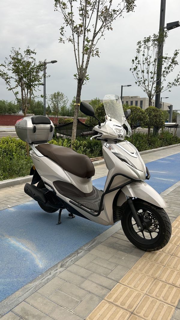 二手五羊本田Lead125