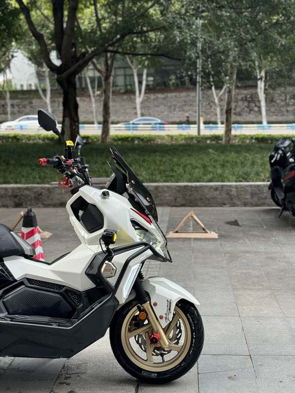 二手三阳哈士奇 Husky ADV150