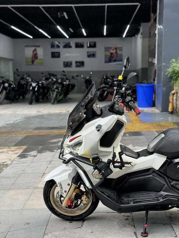 二手三阳哈士奇 Husky ADV150
