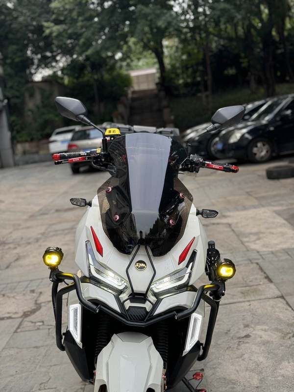 二手三阳哈士奇 Husky ADV150