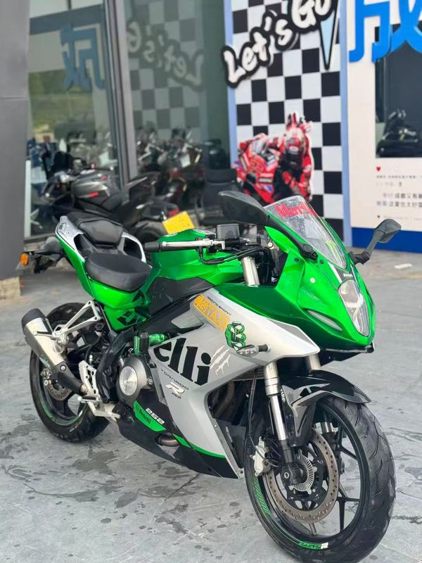 二手贝纳利龙卷风 Tornado 252R