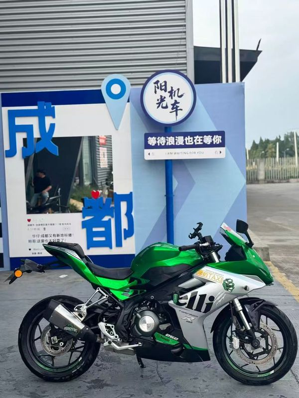 二手贝纳利龙卷风 Tornado 252R