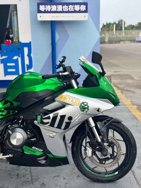 二手贝纳利龙卷风 Tornado 252R