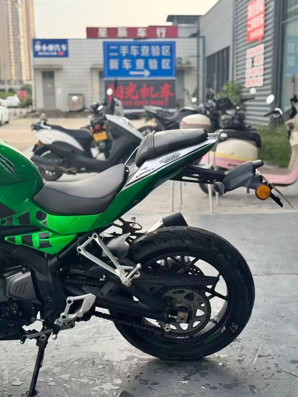 二手贝纳利龙卷风 Tornado 252R