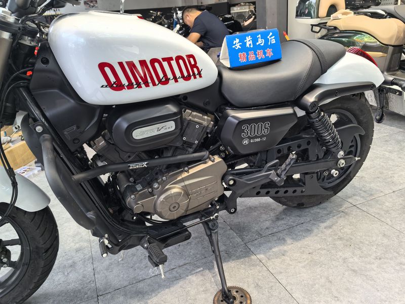 二手QJMOTOR闪300