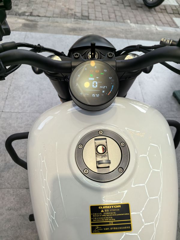 二手QJMOTOR闪300