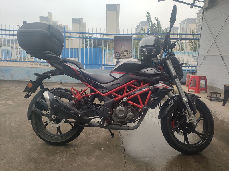 二手贝纳利红宝龙 TNT150i