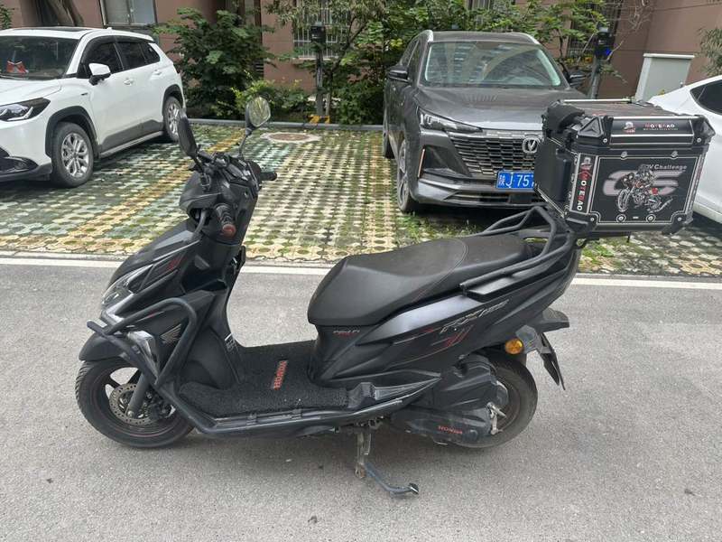 二手新大洲本田裂行 RX125Fi