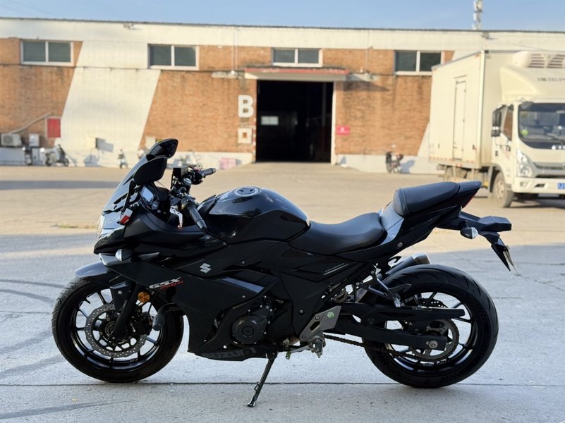 二手豪爵铃木GSX250R