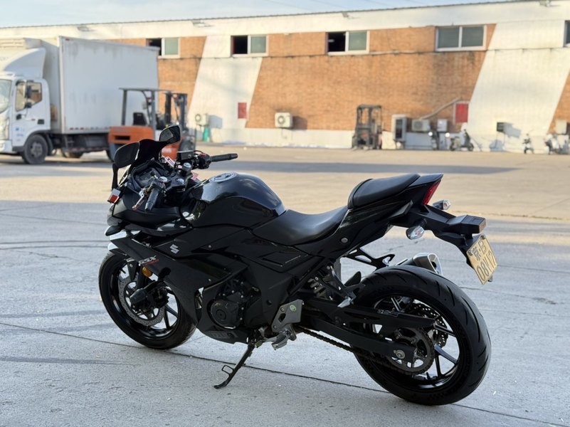 二手豪爵铃木GSX250R