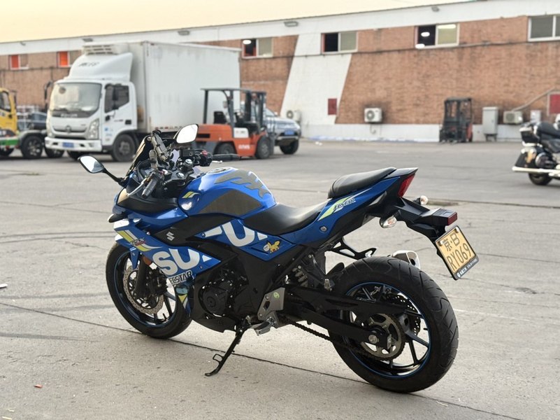 二手豪爵铃木GSX250R