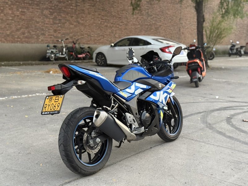 二手豪爵铃木GSX250R