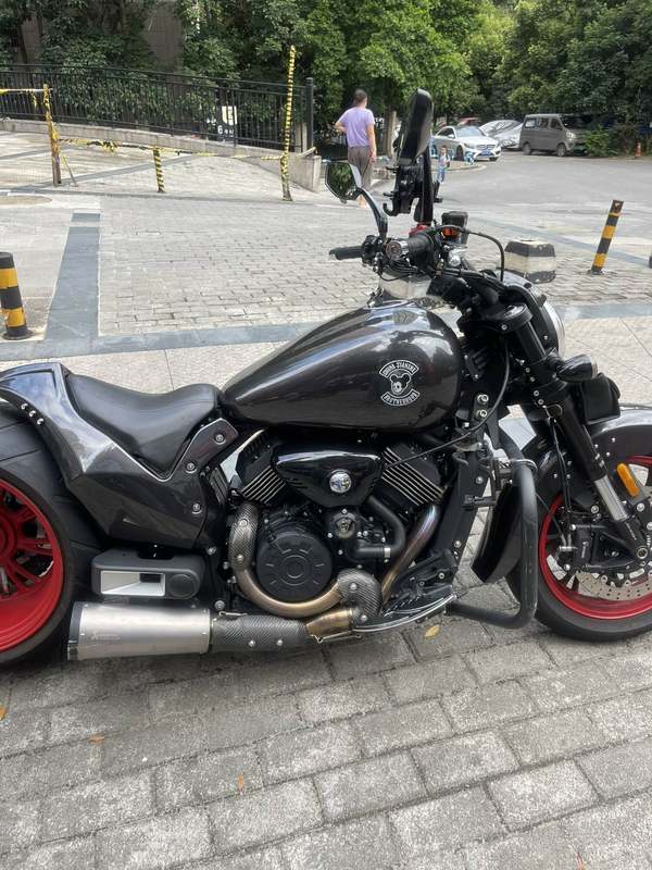 二手香帅金刚狼800S