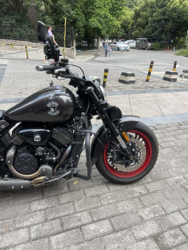 二手香帅金刚狼800S