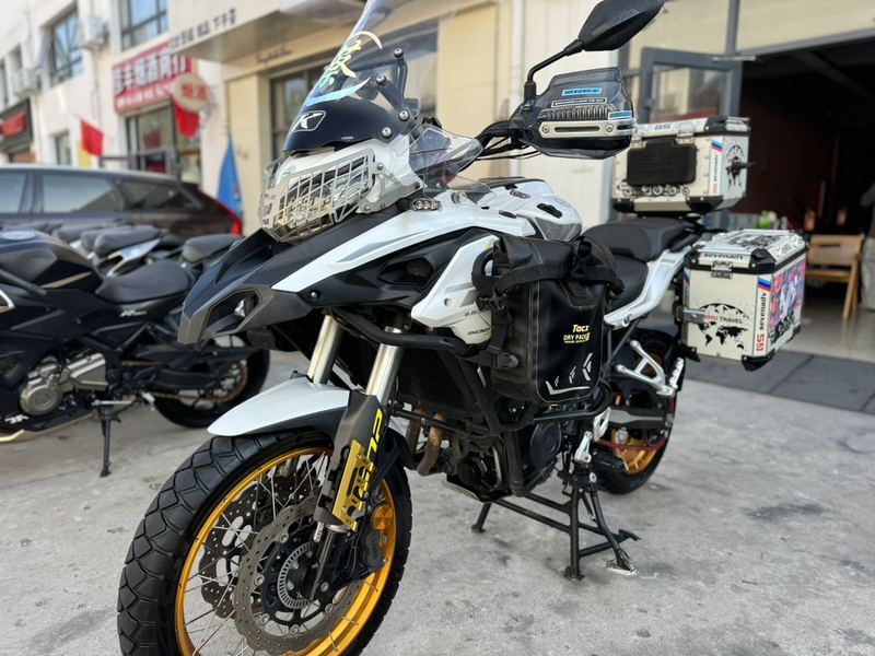 二手贝纳利金鹏 TRK502