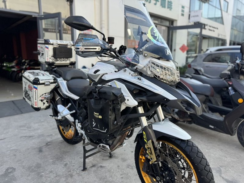 二手贝纳利金鹏 TRK502