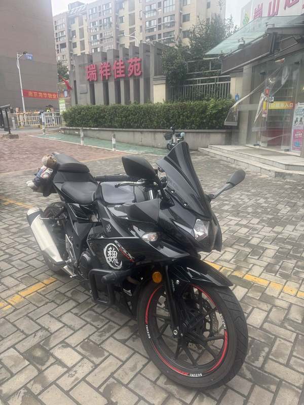 二手豪爵铃木GSX250R