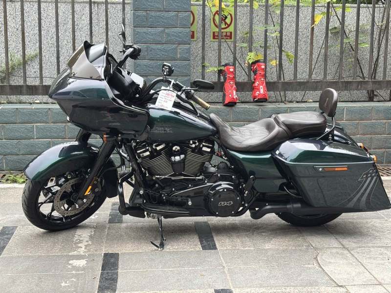 二手哈雷戴维森公路滑翔 Road Glide