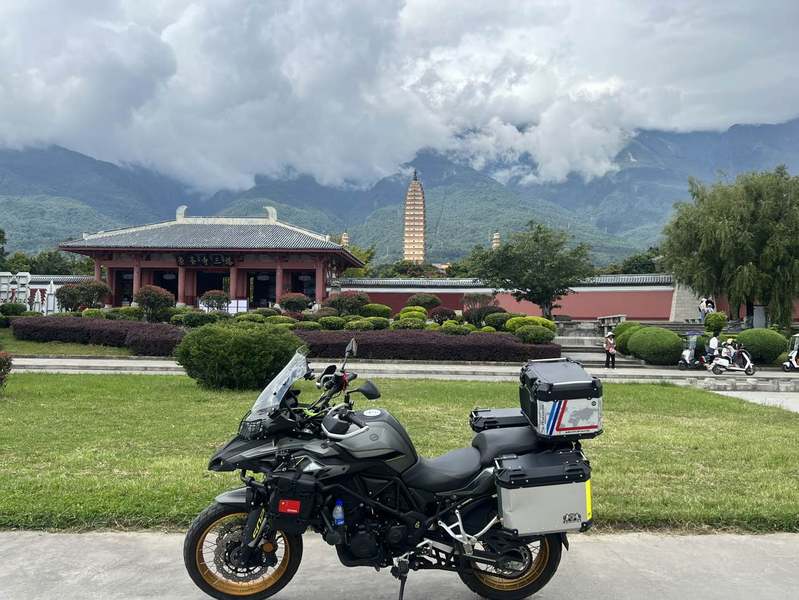 二手贝纳利金鹏 TRK502
