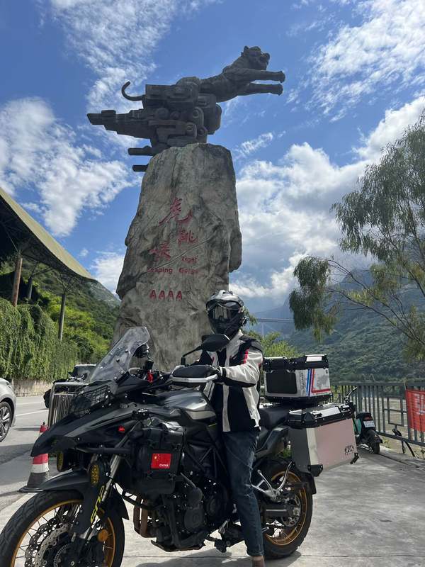 二手贝纳利金鹏 TRK502