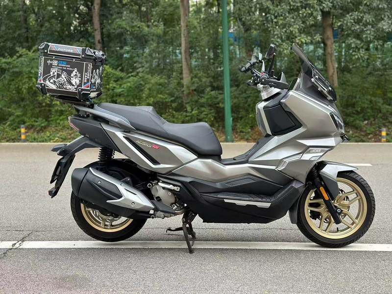 二手三阳哈士奇 Husky ADV300