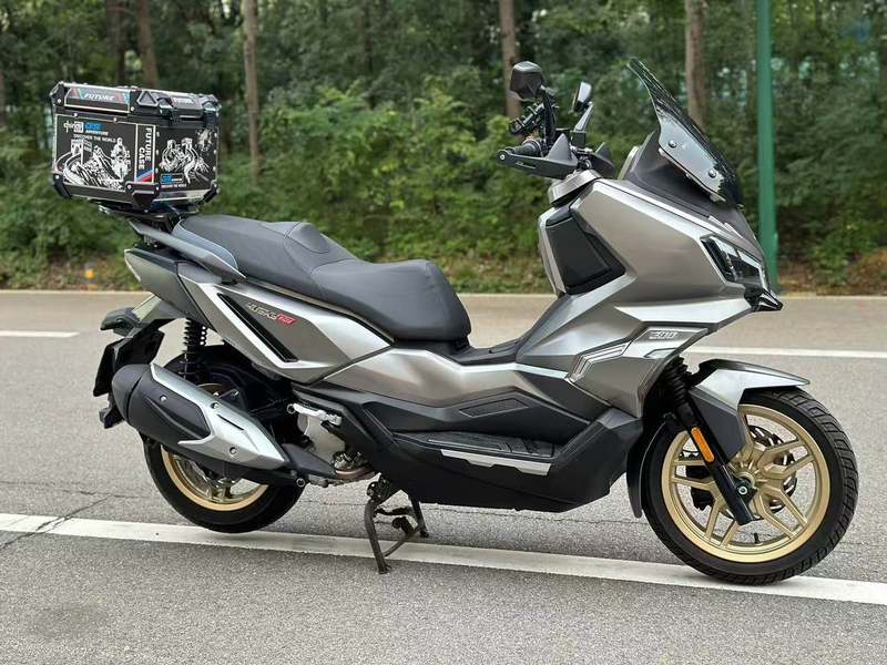 二手三阳哈士奇 Husky ADV300