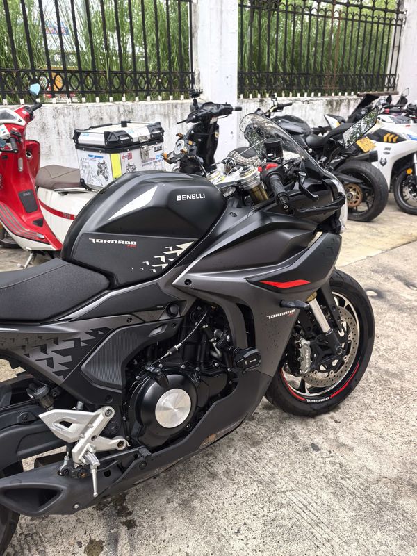 二手贝纳利龙卷风 Tornado 552R