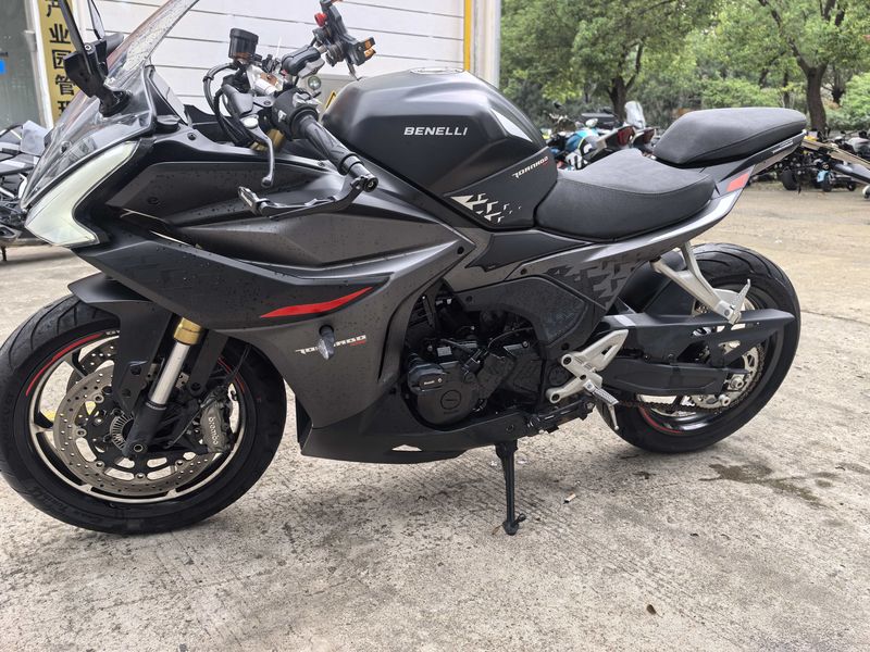 二手贝纳利龙卷风 Tornado 552R
