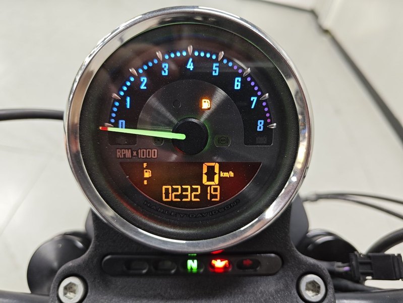 二手哈雷戴维森Iron883 硬汉