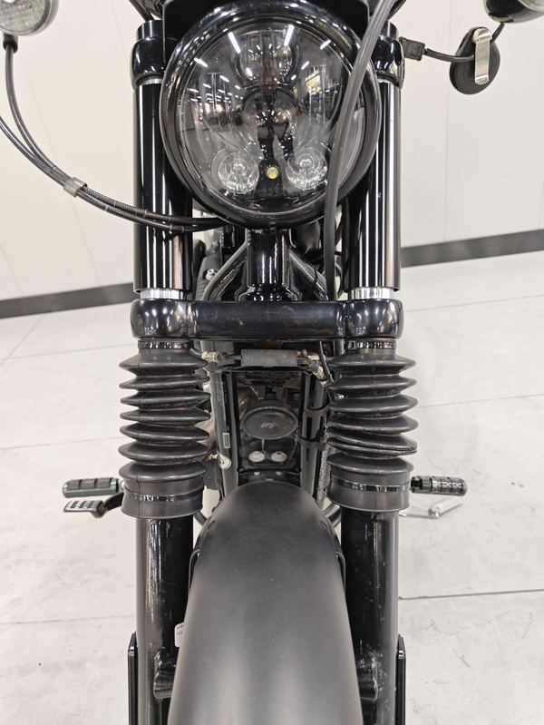 二手哈雷戴维森Iron883 硬汉