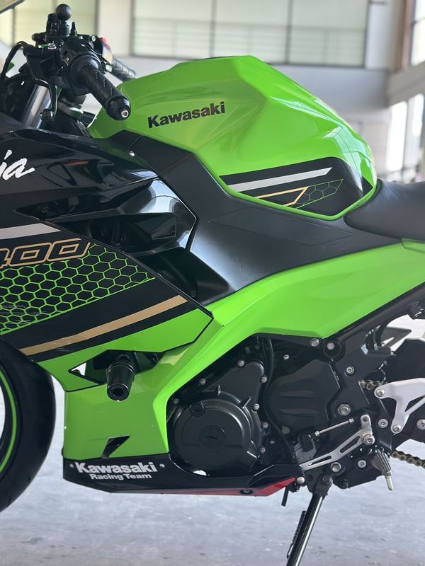二手川崎Ninja 400