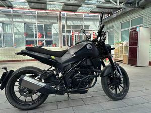 二手贝纳利幼狮 Leoncino 250