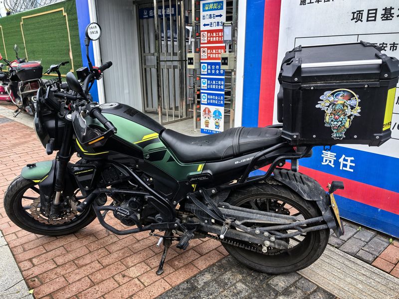 二手贝纳利幼狮 Leoncino 250