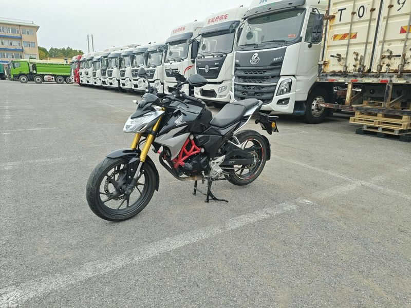 二手五羊本田CB190R 暴锋眼