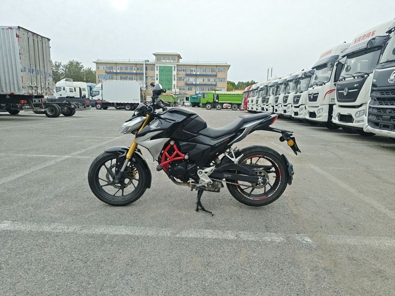 二手五羊本田CB190R 暴锋眼