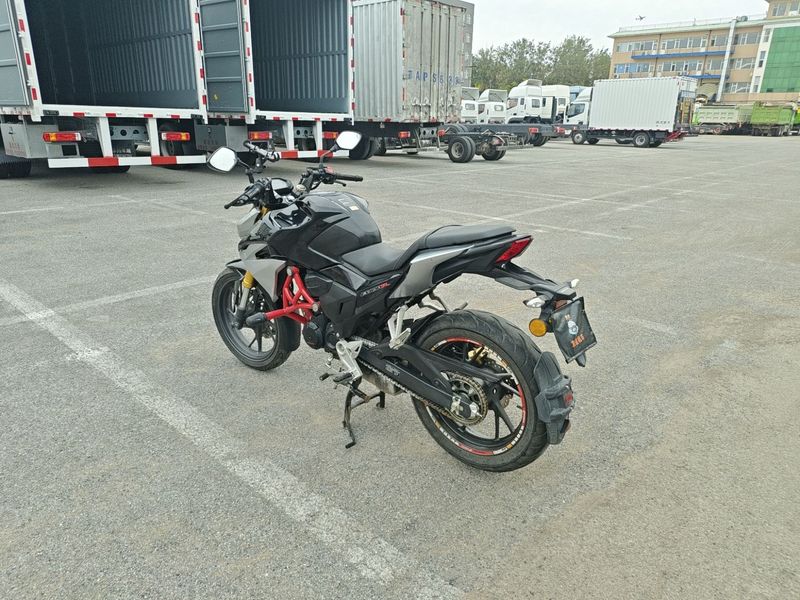 二手五羊本田CB190R 暴锋眼