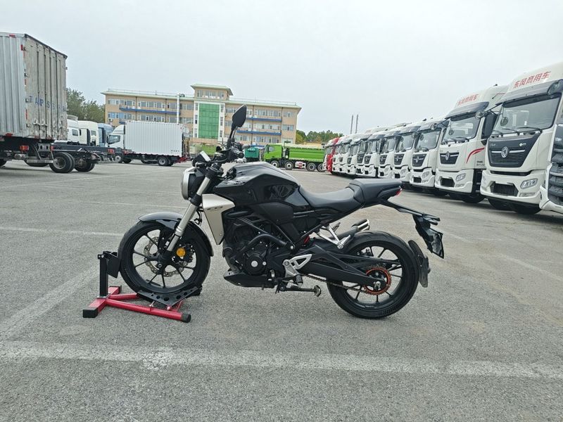 二手本田CB300R