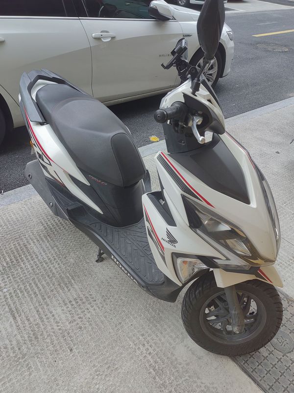 二手新大洲本田裂行 RX125Fi