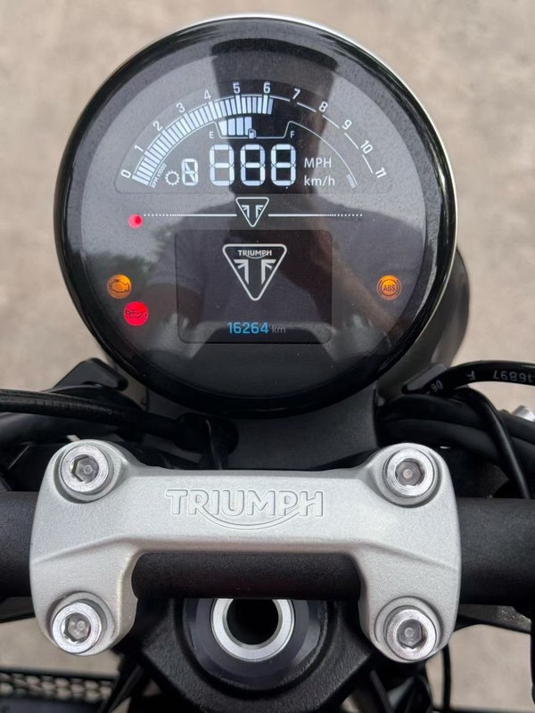 二手凯旋Trident 660