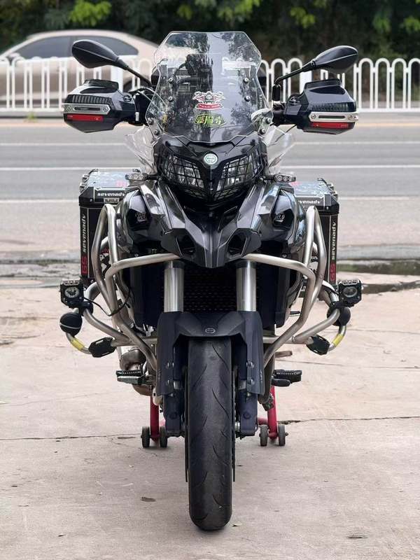 二手贝纳利金鹏 TRK502