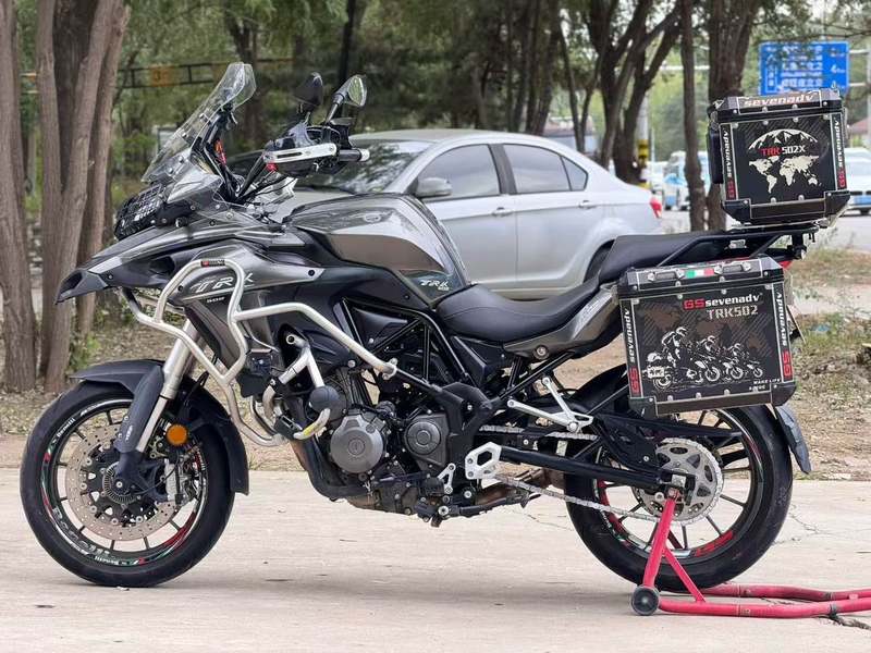 二手贝纳利金鹏 TRK502