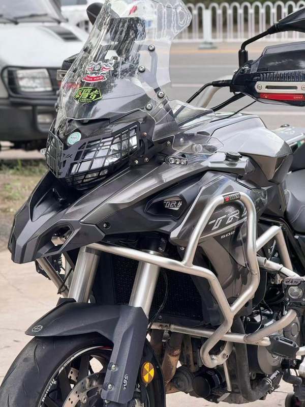 二手贝纳利金鹏 TRK502
