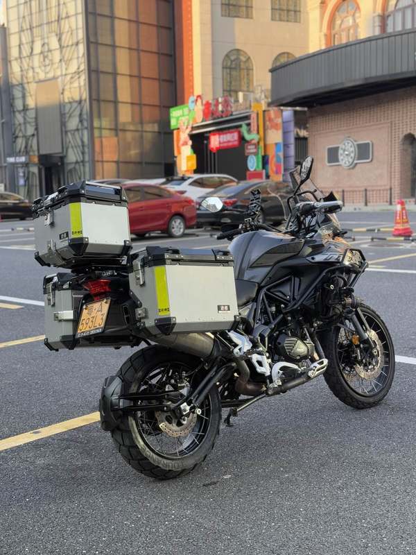 二手贝纳利金鹏 TRK502