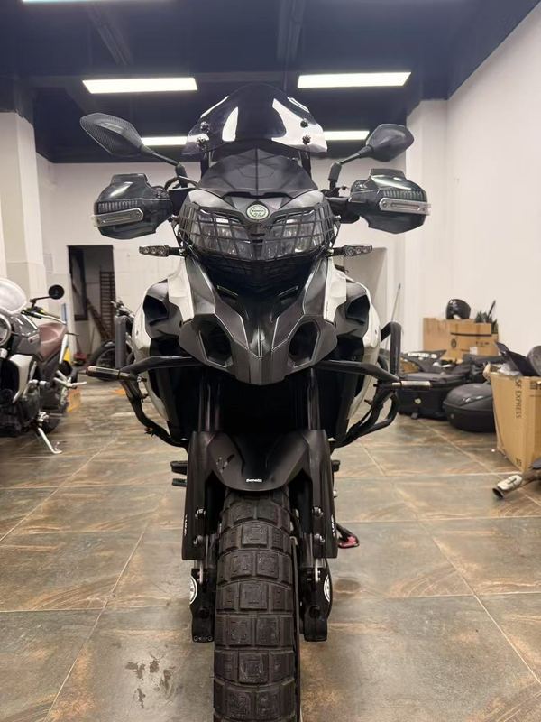 二手贝纳利金鹏 TRK502