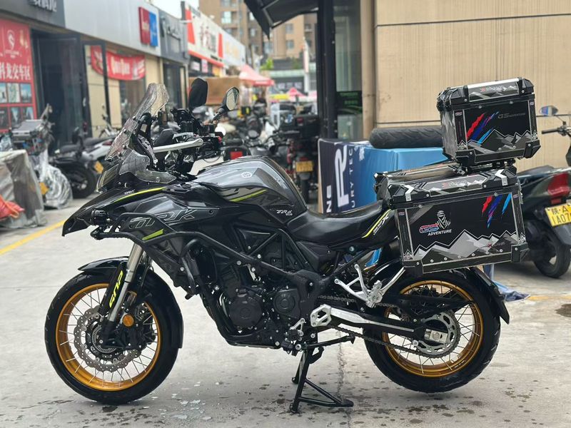 二手贝纳利金鹏 TRK502
