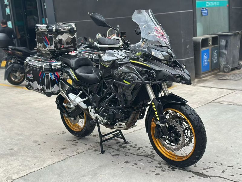 二手贝纳利金鹏 TRK502
