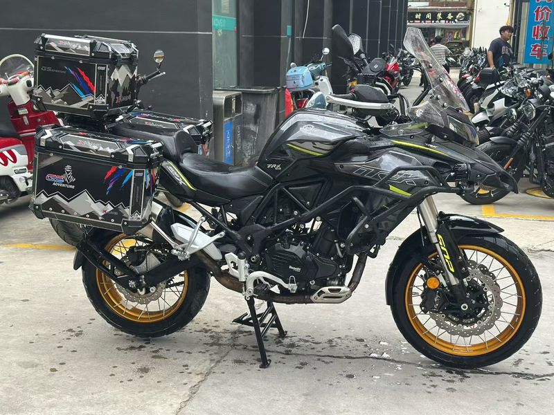 二手贝纳利金鹏 TRK502